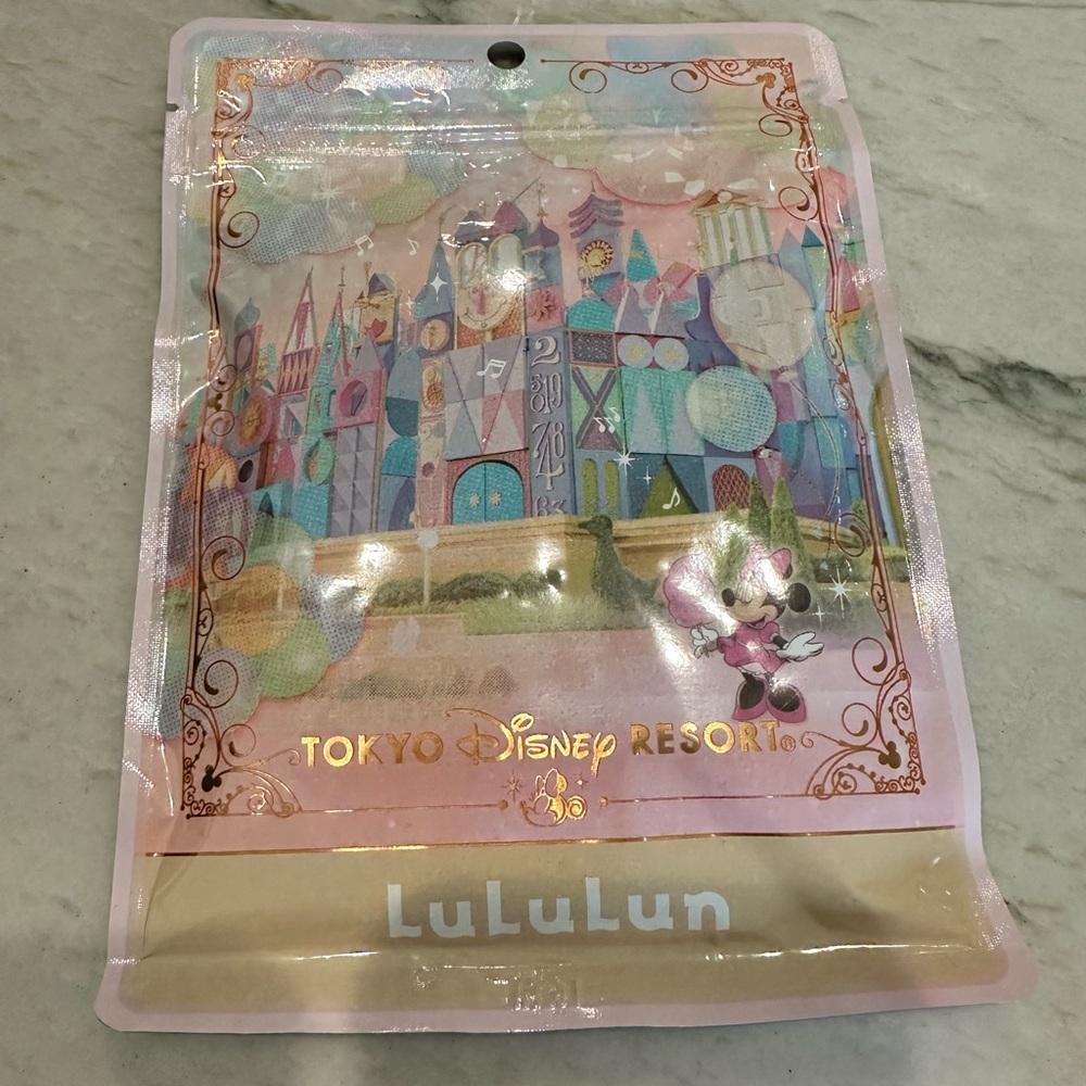 LuLuLun Tokyo Disney Resort Face Mask